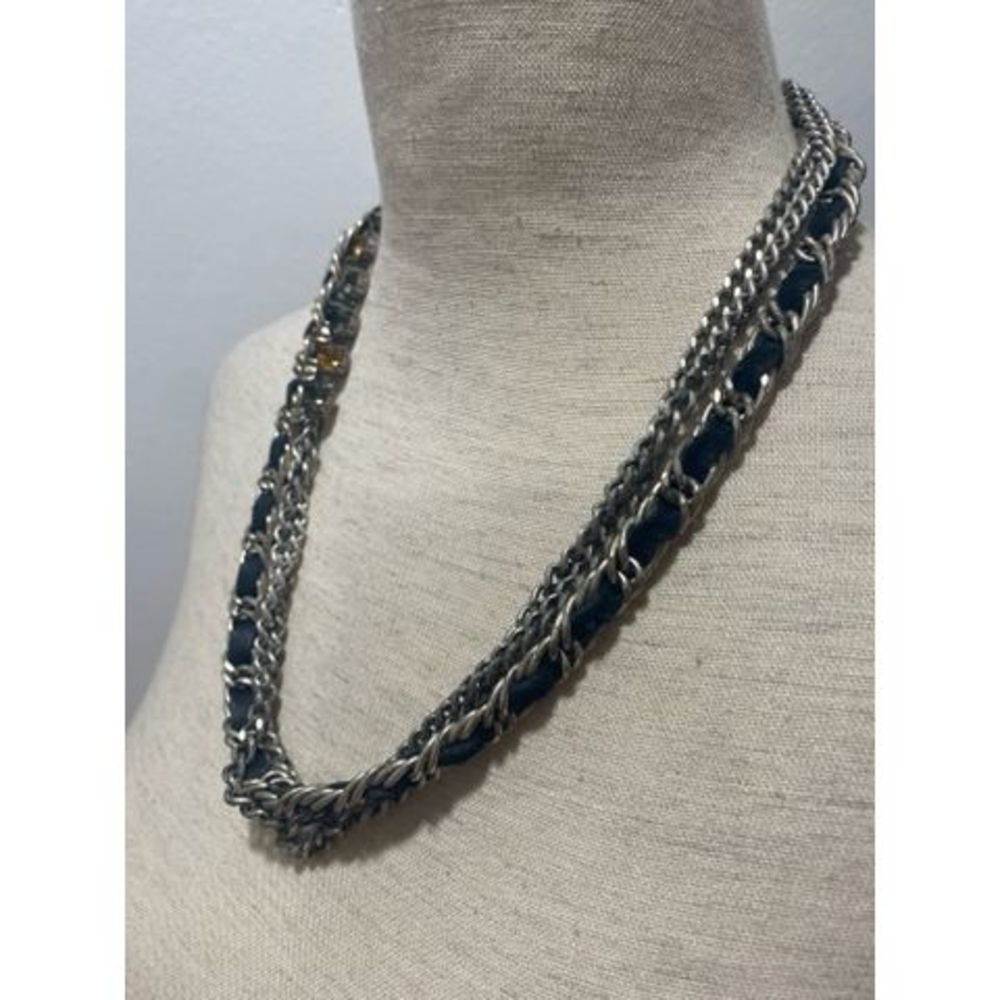 Silver chocker necklace